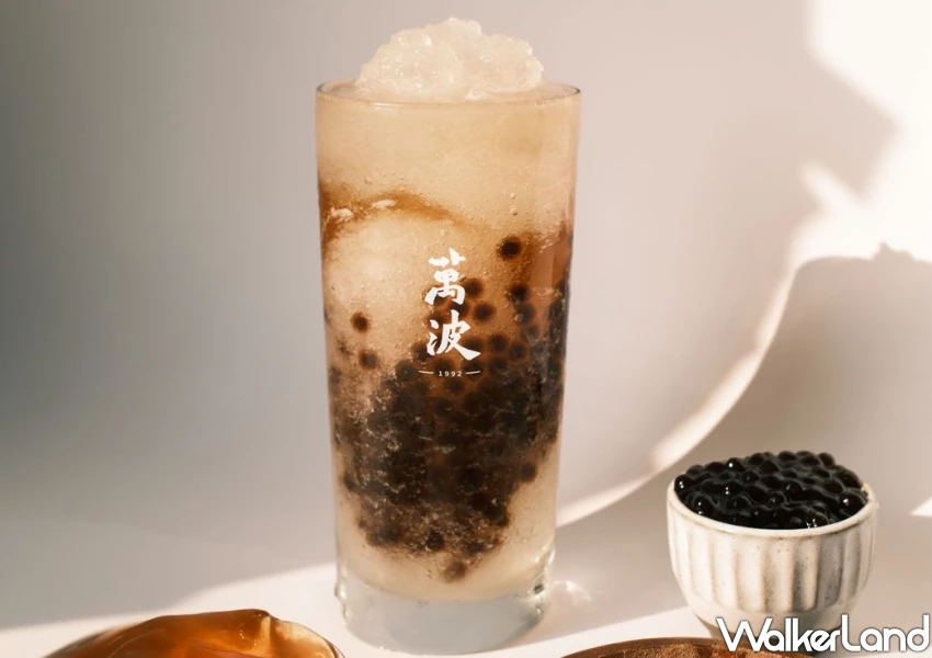 萬波隱藏版「三種冰」爆紅!任選3種配料加超滿,喝的剉冰飲料控跟上。 萬波隱藏版「三種冰」爆紅!任選3種配料加超滿,喝的剉冰飲料控跟上。