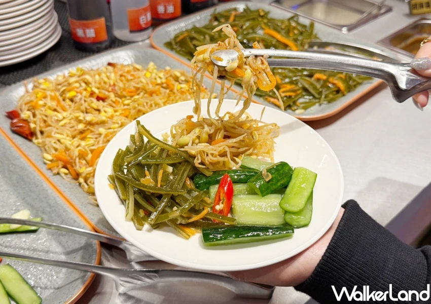 39元自助吧吃到飽!蔣老爹涮涮鍋一人鴛鴦鍋,台北宵夜火鍋新選擇。 39元自助吧吃到飽!蔣老爹涮涮鍋一人鴛鴦鍋,台北宵夜火鍋新選擇。