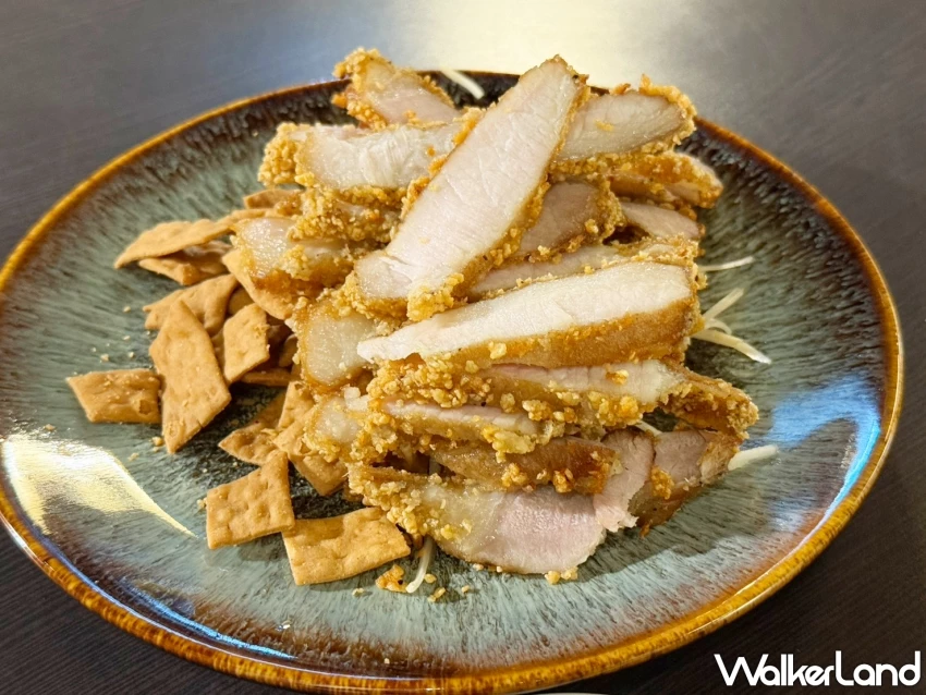 台中火車站隱藏版美食!豬頭擔台灣雜菜麵 在日治時期老屋吃雜菜麵和古早味私房台菜。