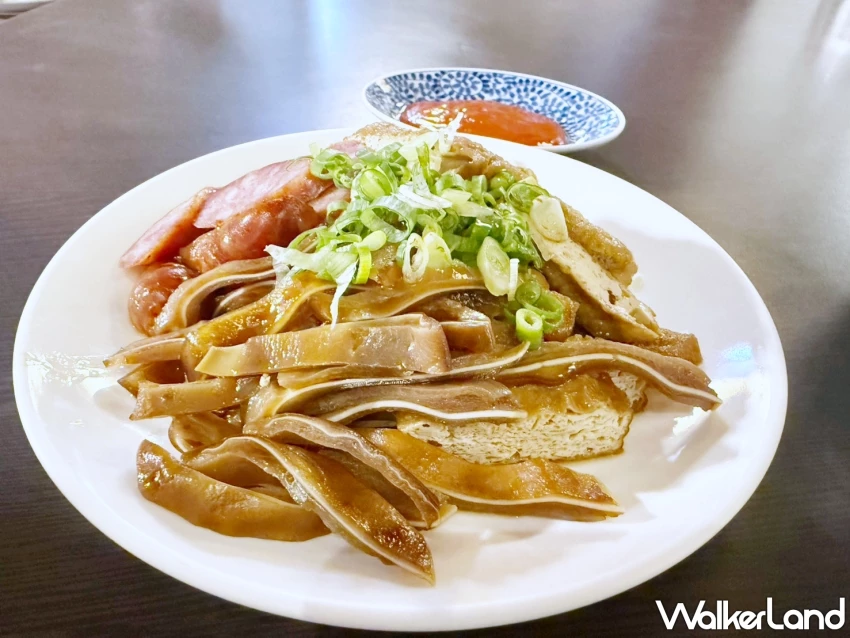 台中火車站隱藏版美食!豬頭擔台灣雜菜麵 在日治時期老屋吃雜菜麵和古早味私房台菜。