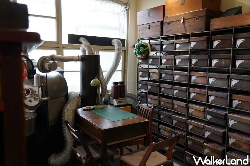 台中咖啡迷私房名單!里厚來坐自家烘焙咖啡店 藏在國美館巷弄的老宅咖啡廳,手沖咖啡配手作甜點。 台中咖啡迷私房名單!里厚來坐自家烘焙咖啡店 藏在國美館巷弄的老宅咖啡廳,手沖咖啡配手作甜點。