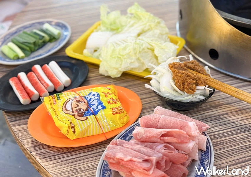 西門町必吃火鍋！雅香石頭火鍋 菜單平價、自製沙茶醬超推，營業至凌晨4點夜貓也能吃。