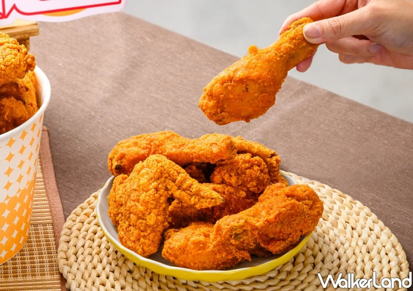 先搶買一送一!3間炸雞桶優惠最便宜195元就有,衝頂呱呱 全家 三商炸雞。 先搶買一送一!3間炸雞桶優惠最便宜195元就有,衝頂呱呱 全家 三商炸雞。