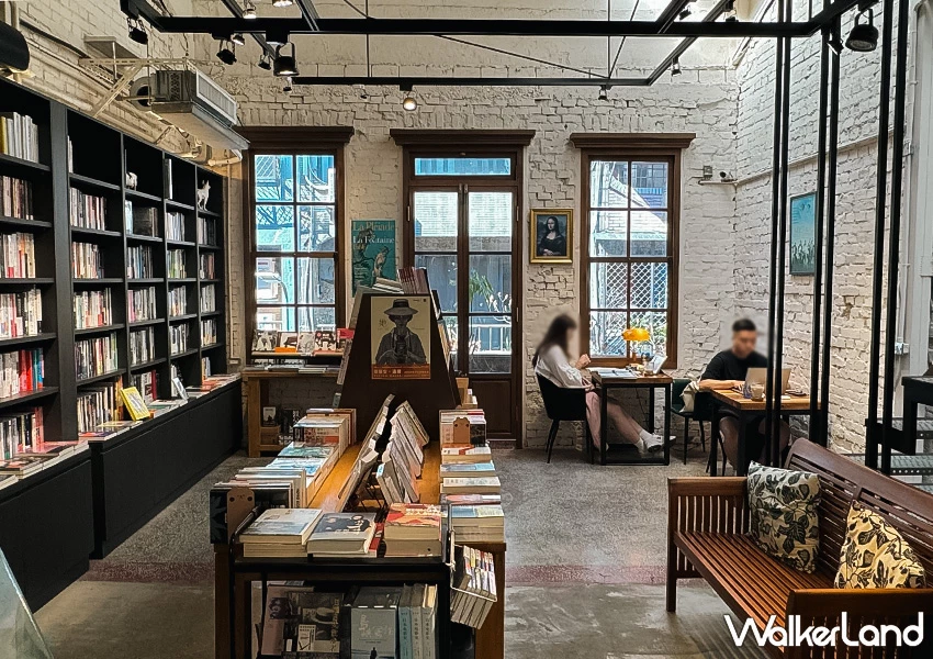 中山站不限時咖啡廳！浮光書店 復古老宅氛圍、營業到晚上10點，赤峰街獨立書店推薦。