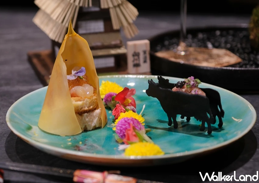 台中燒肉天皇玩出新高度!劇場式上菜秀挑戰最嗨台中燒肉,全預約制搶訂位。 台中燒肉天皇玩出新高度!劇場式上菜秀挑戰最嗨台中燒肉,全預約制搶訂位。