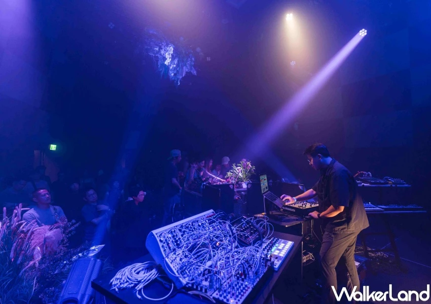 信義區美術館中秋節電音秀!富邦美術館沈浸式光影電音秀,參加方式先跟上。 信義區美術館中秋節電音秀!富邦美術館沈浸式光影電音秀,參加方式先跟上。