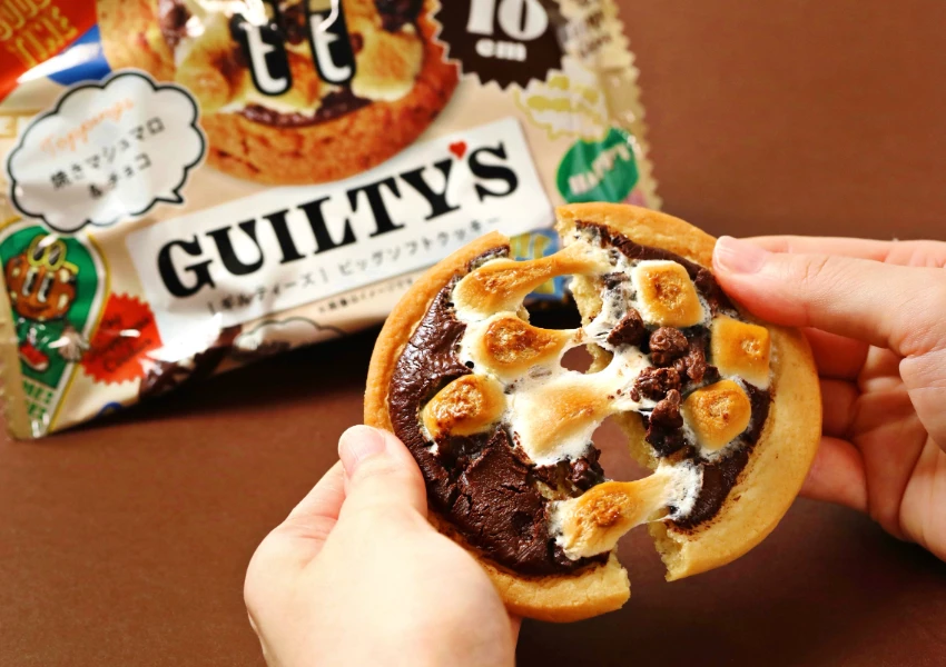 日本超商必買!東京伴手禮 Guilty's Cookies 超商就有,浮誇軟餅乾、牽絲超過癮。 日本超商必買!東京伴手禮 Guilty's Cookies 超商就有,浮誇軟餅乾、牽絲超過癮。