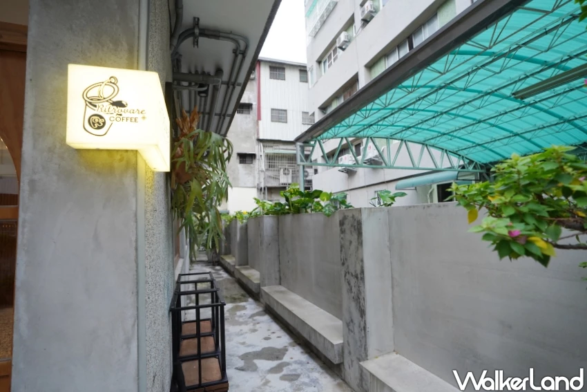 台中國美館咖啡廳推薦！Ritrovare coffee PLUS 尋品·旬品咖啡 精選全球精品咖啡，寵物友善咖啡廳。