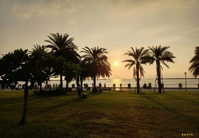 高雄西子灣順遊提案!造訪美術館、古蹟散步拍美照,西子灣追夕陽、賞明月 高雄西子灣順遊提案!造訪美術館、古蹟散步拍美照,西子灣追夕陽、賞明月