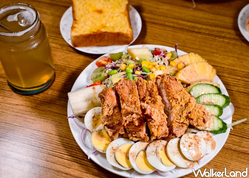 軍事迷必訪高雄早午餐!厚福早午餐 結合空軍收藏的彌陀美食,現炸雞腿、厚切牛排拼盤超有誠意。 軍事迷必訪高雄早午餐!厚福早午餐 結合空軍收藏的彌陀美食,現炸雞腿、厚切牛排拼盤超有誠意。