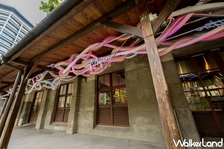 松菸「2025原創基地節」開跑!限定臺鐵「菸廠尋味便當」、六大藝術裝置點亮松菸古蹟,必看戶外展覽全攻略。 松菸「2025原創基地節」開跑!限定臺鐵「菸廠尋味便當」、六大藝術裝置點亮松菸古蹟,必看戶外展覽全攻略。