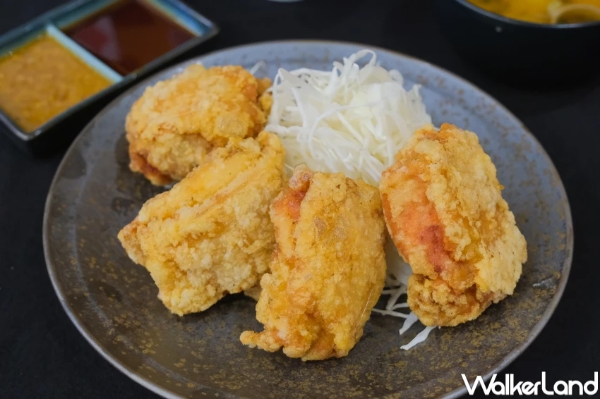 日本炸雞KARAYAMA台灣一號店！吉豚屋姊妹牌KARAYAMA在桃園機場，半公斤炸雞76折。