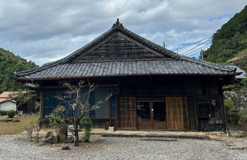 世界遺產熊野古道新住宿選擇， 270年古民家改造成包棟民宿「SEN.HAVEN」，提供一泊二食很超值。