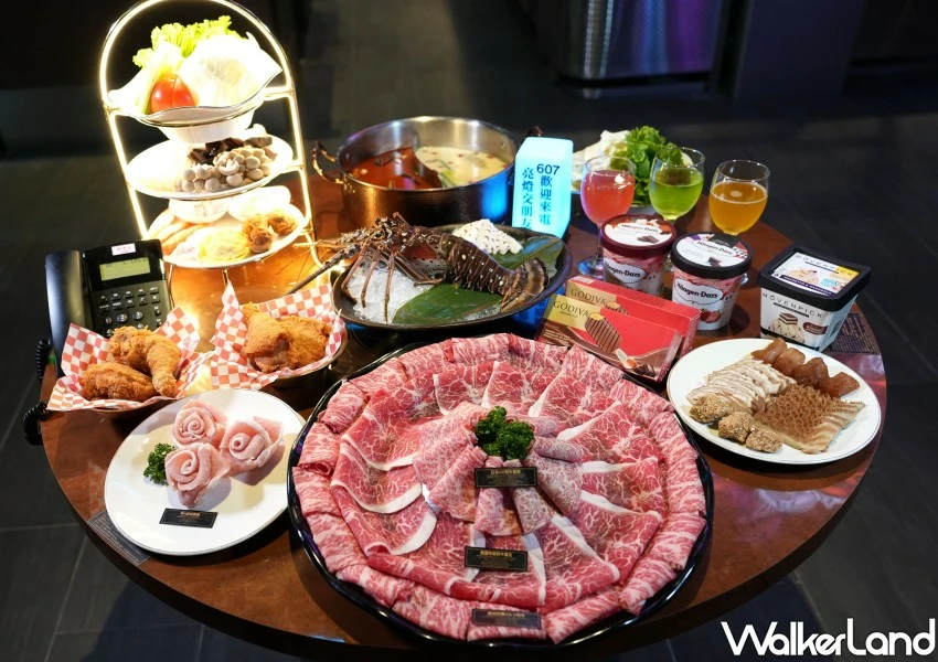 萬聖節變裝送龍蝦!台北夜店系火鍋「椒朋友」,調酒拉吧 GODIVA吃到飽。 萬聖節變裝送龍蝦!台北夜店系火鍋「椒朋友」,調酒拉吧 GODIVA吃到飽。