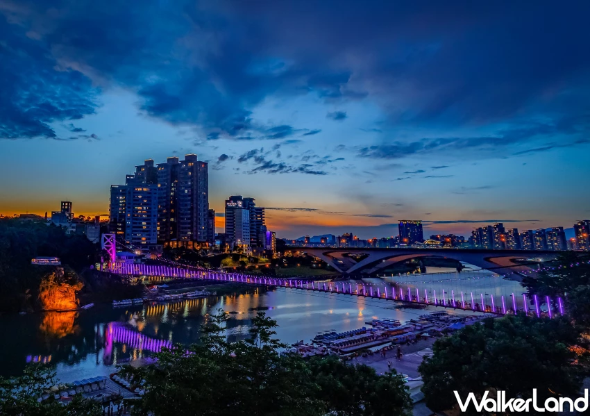 新店碧潭水豚君賣萌！12米高水豚君飄水上免費拍，煙火 市集一次看。