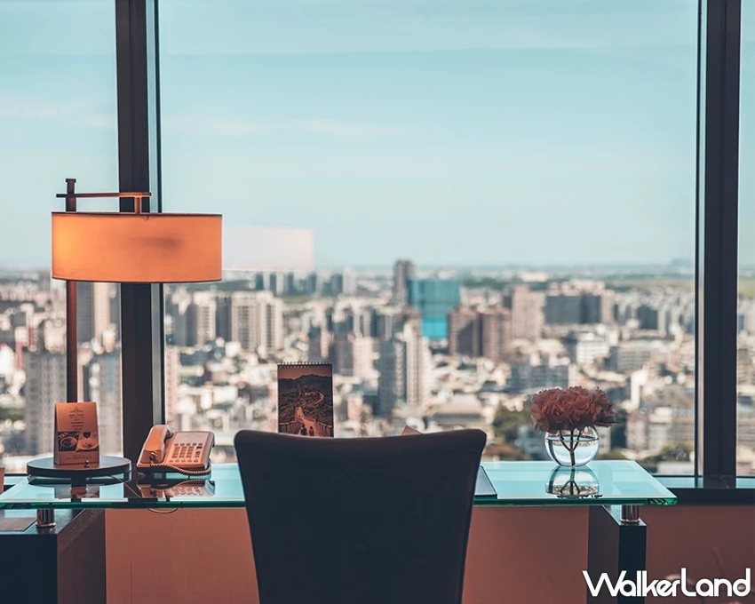 台南旅遊必看!台南遠東香格里拉2025線上旅展攻略,住宿21折、餐券76折,週末券與烤鴨成焦點。 台南旅遊必看!台南遠東香格里拉2025線上旅展攻略,住宿21折、餐券76折,週末券與烤鴨成焦點。