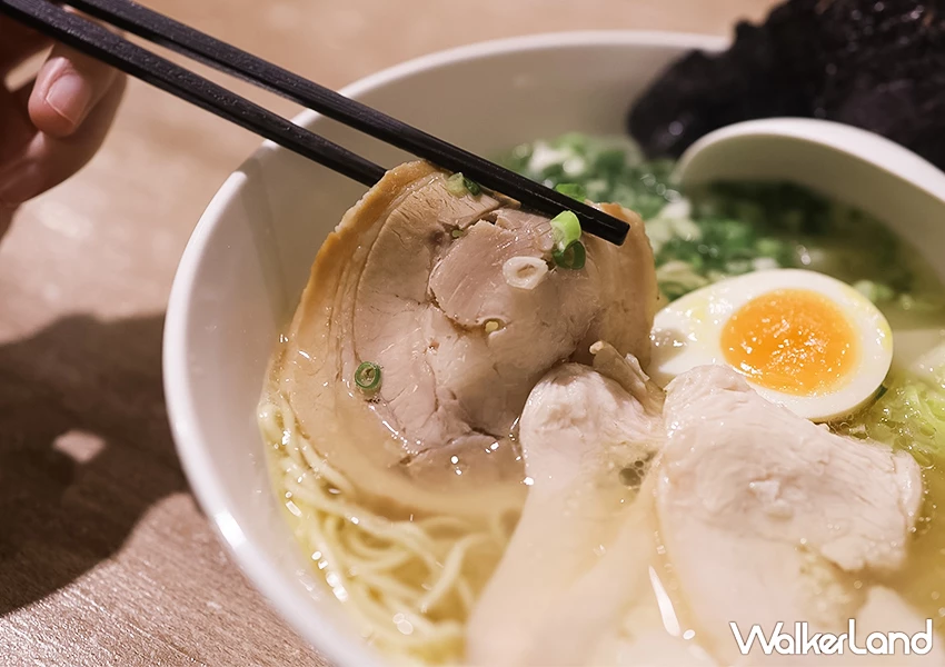 士林平價拉麵店推薦！百八龍拉麵 可以免費加麵加湯，靠近士林捷運站。