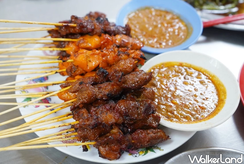 吉隆坡必吃美食!黃亞華小食店 亞羅街夜市代表美食,沙嗲、蜜汁烤雞翅、魟魚料理必點。 吉隆坡必吃美食!黃亞華小食店 亞羅街夜市代表美食,沙嗲、蜜汁烤雞翅、魟魚料理必點。