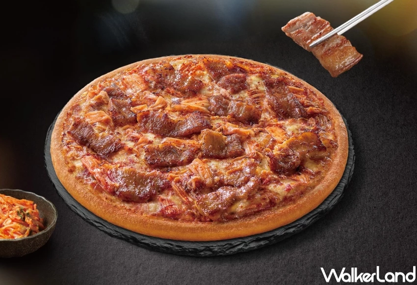 必勝客解職員工是這兩位!必勝客海鮮比薩 韓式泡菜燒肉比薩升級開賣。