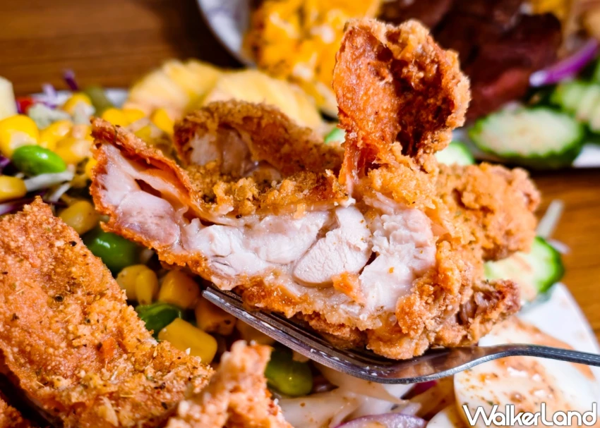 軍事迷必訪高雄早午餐!厚福早午餐 結合空軍收藏的彌陀美食,現炸雞腿、厚切牛排拼盤超有誠意。