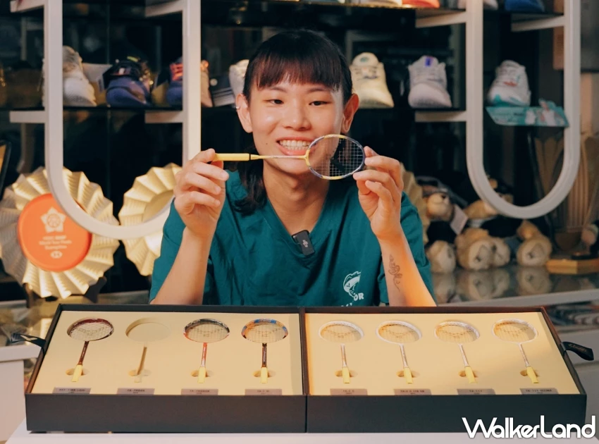 戴資穎214週球后傳奇再現！VICTOR限量推出歷代戰拍迷你收藏組全球僅2140組開賣。