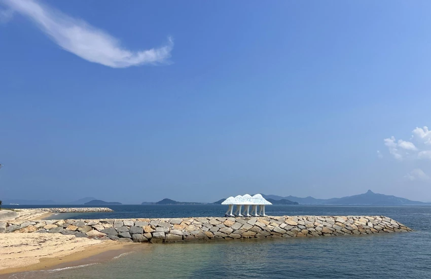 跟著海風與貓散步吧！山城漁村的石牆屋舍藏著一間間懷抱夢想的手作小屋「瀨戶內海新星島嶼－男木島」。