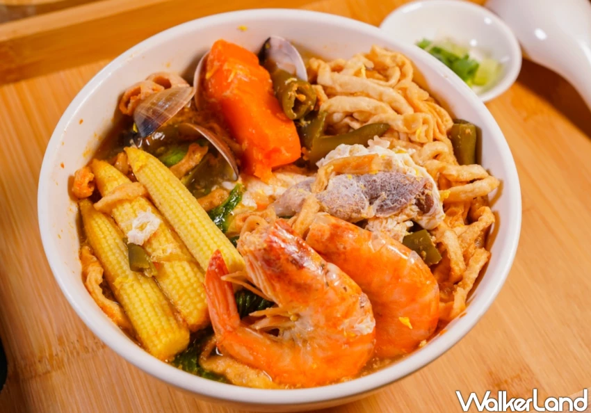 高雄鍋燒麵推薦！謙稻鍋燒湯頭真材實料，剝皮辣椒與叻沙風味都不容錯過。