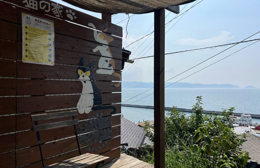 跟著海風與貓散步吧！山城漁村的石牆屋舍藏著一間間懷抱夢想的手作小屋「瀨戶內海新星島嶼－男木島」。