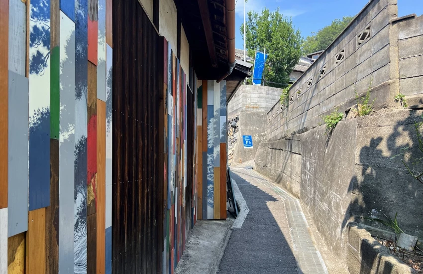 跟著海風與貓散步吧！山城漁村的石牆屋舍藏著一間間懷抱夢想的手作小屋「瀨戶內海新星島嶼－男木島」。