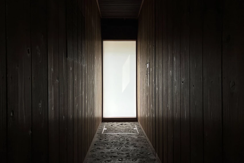 從瀨戶內海直島的一棟百年町家「安藤忠雄博物館」，正式揭開安藤忠雄的建築宇宙。