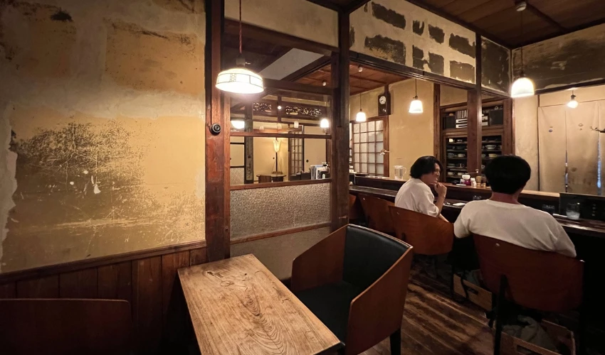 夜宿直島的72小時！本村古民家裡的黃昏燈影與深夜笑聲，成了島上最念念不忘的風景。