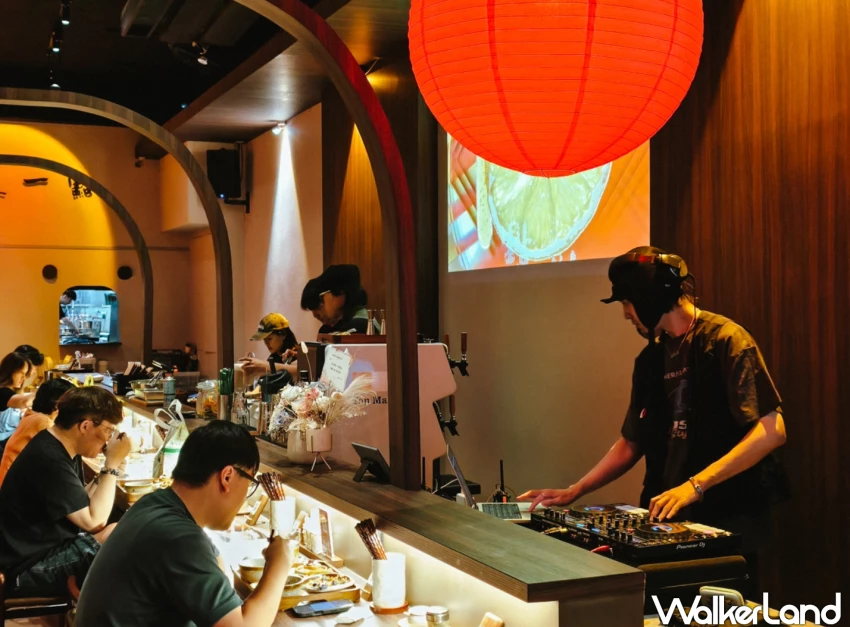 最潮高雄控肉飯!一點散漫高雄概念店 DJ表演配控肉飯,米飯、湯品、手作小菜免費無限續。 最潮高雄控肉飯!一點散漫高雄概念店 DJ表演配控肉飯,米飯、湯品、手作小菜免費無限續。