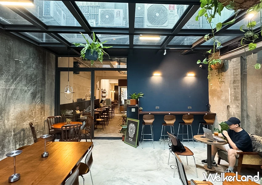 南港展覽館咖啡廳推薦！暫停咖啡 PAUSE Coffee Roaster 南港店新開幕，超美玻璃屋餐廳必收。