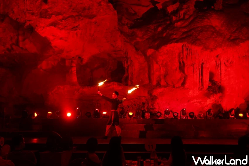 越南旅遊新亮點!龍騰碧珠洞 在石灰岩洞中結合沉浸式表演與晚宴,最夯下龍灣景點。