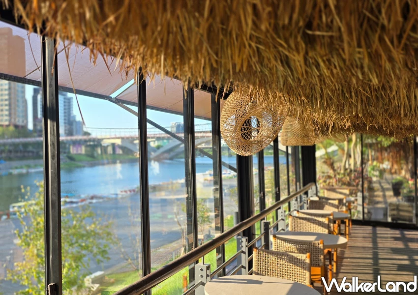 12米碧潭水豚君呆萌點燈!碧潭煙火秀 市集免費玩,新店人先卡位。 12米碧潭水豚君呆萌點燈!碧潭煙火秀 市集免費玩,新店人先卡位。