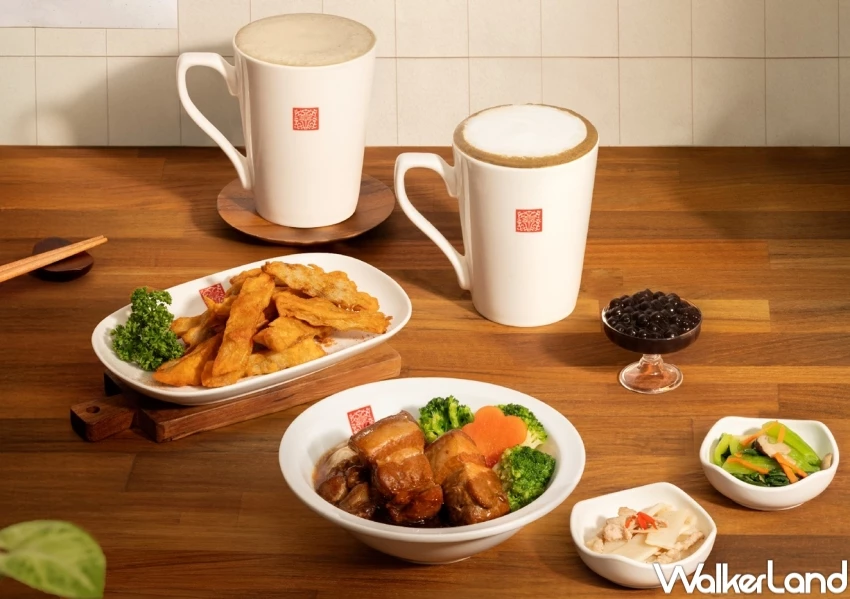 珍奶鑰匙圈必收！春水堂X金馬62聯名鑰匙圈，春水堂焙茶拿鐵新品開喝。