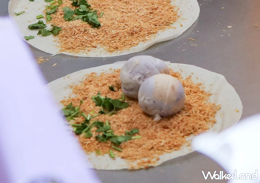 礁溪排隊美食！安記幸福餐車花生捲冰淇淋 Threads爆紅，限購6組、餅皮賣完就收攤。