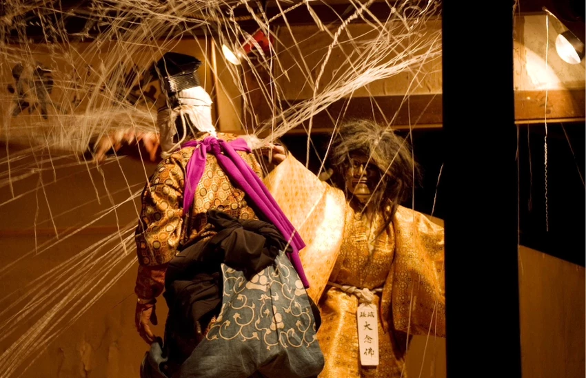 京都紅葉秘境！足利義滿創建古寺鹿王院夜楓，12月前期間限定，還有速水流茶道體驗。