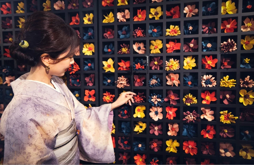 姬路城XNAKED沉浸式數位藝術展,「光之花綻放」夢幻投影+閃耀森林,古城變身藝術仙境。 姬路城XNAKED沉浸式數位藝術展,「光之花綻放」夢幻投影+閃耀森林,古城變身藝術仙境。