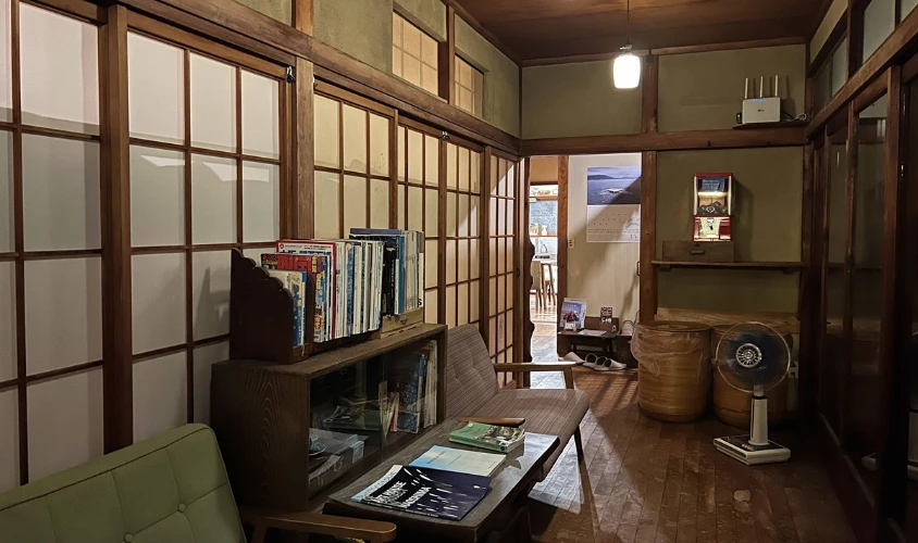 夜宿直島的72小時！本村古民家裡的黃昏燈影與深夜笑聲，成了島上最念念不忘的風景。