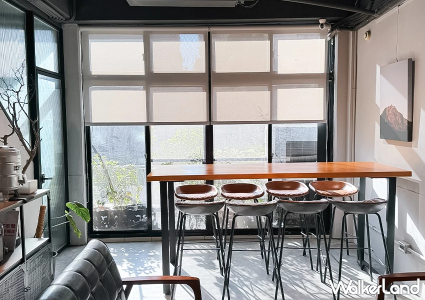 中山區不限時咖啡廳！KONZY KAVA 南京復興美食推薦，營業到晚上9點、菜單大推花椒麵。