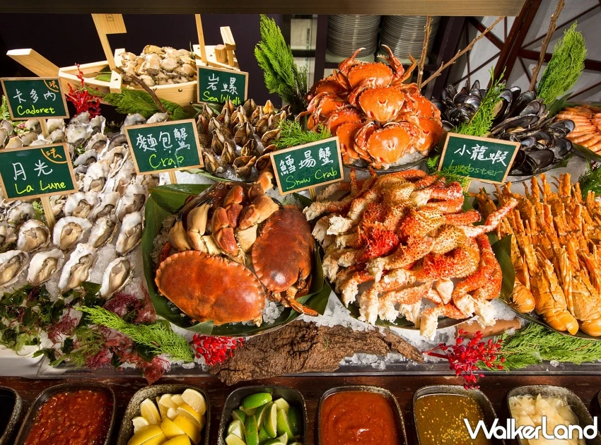 文華Café午間套餐全新升級！平日午間千元享用頂級主餐與沙拉吧吃到飽、週末升級帝王蟹海鮮吧。