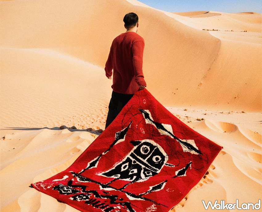 2025 ART TAIPEI焦點「雷沙・達岜斯」織出泰雅靈性之光,全台最大手工菱形地毯「祖靈之眼」震撼台北藝博會。 2025 ART TAIPEI焦點「雷沙・達岜斯」織出泰雅靈性之光,全台最大手工菱形地毯「祖靈之眼」震撼台北藝博會。