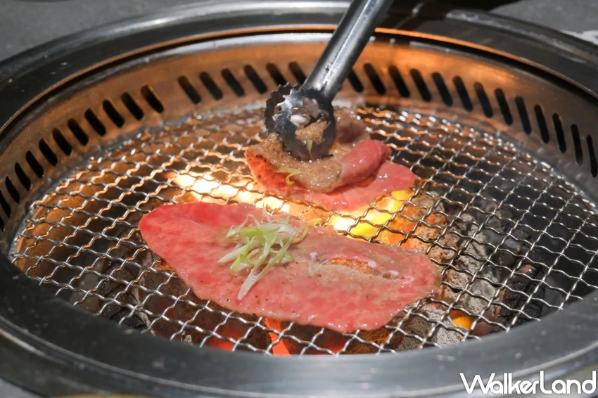 東區燒肉新開店!上吉弐專人代烤和牛燒肉,4大夢幻和牛 北海道海鮮盛宴搶先訂位。 東區燒肉新開店!上吉弐專人代烤和牛燒肉,4大夢幻和牛 北海道海鮮盛宴搶先訂位。