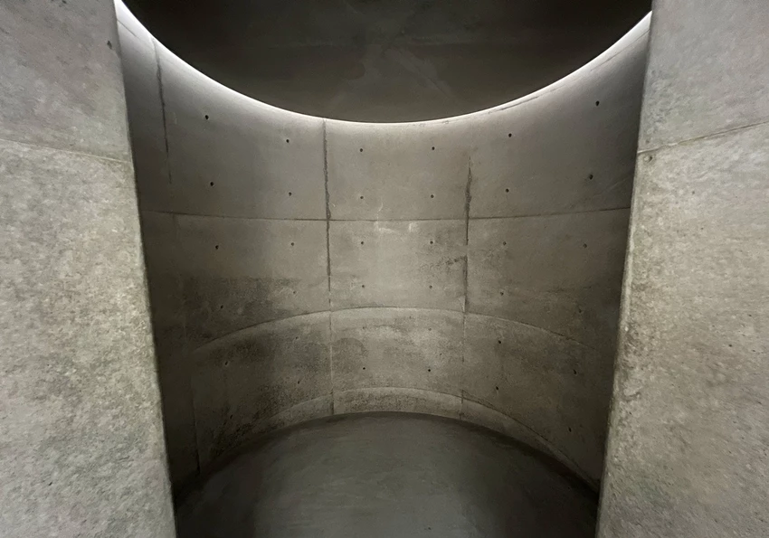 從瀨戶內海直島的一棟百年町家「安藤忠雄博物館」，正式揭開安藤忠雄的建築宇宙。