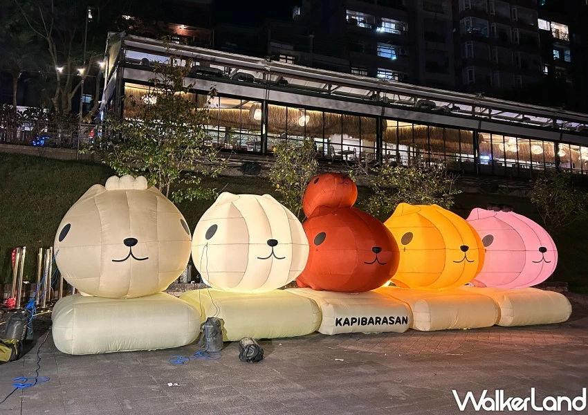 12米碧潭水豚君呆萌點燈!碧潭煙火秀 市集免費玩,新店人先卡位。 12米碧潭水豚君呆萌點燈!碧潭煙火秀 市集免費玩,新店人先卡位。