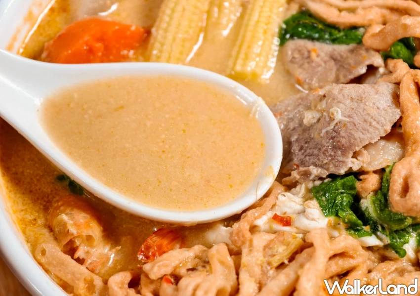 高雄鍋燒麵推薦！謙稻鍋燒湯頭真材實料，剝皮辣椒與叻沙風味都不容錯過。