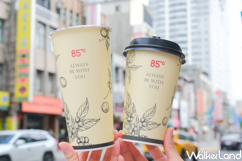 板橋10元甜甜圈！85℃生甜甜圈插旗板橋府中，焦糖海鹽爆餡甜甜圈板橋人搶吃。