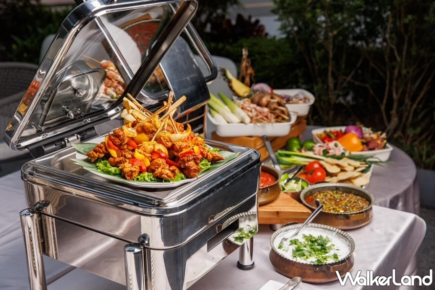 台北士林萬麗酒店「士林廚房」吃到飽升級！戶外烤肉 和牛海鮮 無限續，再加碼抽住宿券。