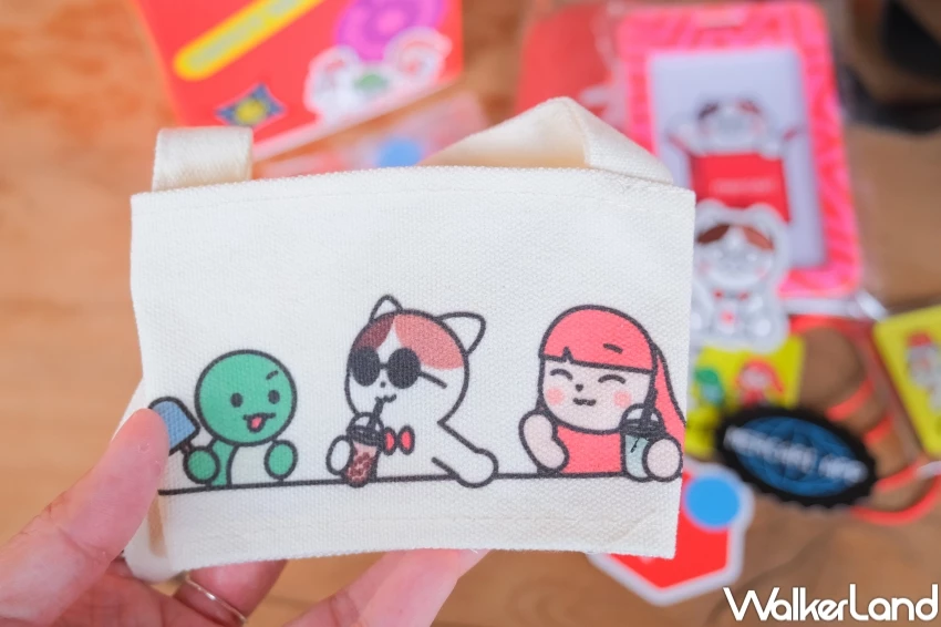 華山快閃店挖寶！Mercari特展搶看持修 派翠克寶可夢收藏，集章送Mercari盲盒。